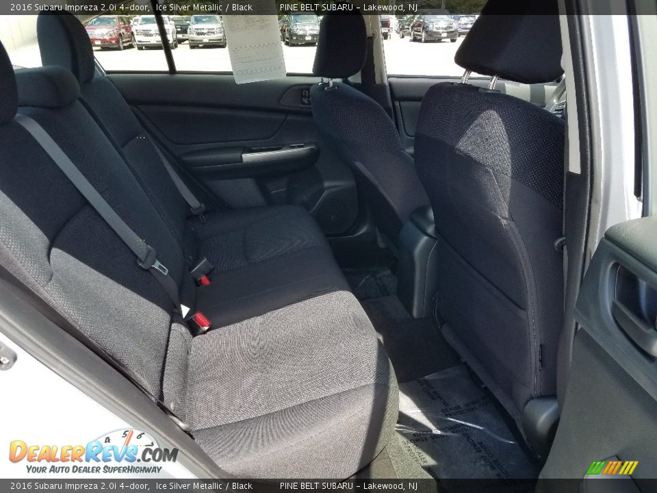 2016 Subaru Impreza 2.0i 4-door Ice Silver Metallic / Black Photo #14