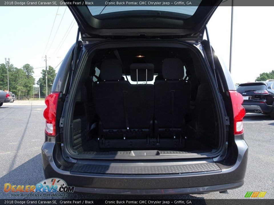 2018 Dodge Grand Caravan SE Granite Pearl / Black Photo #17