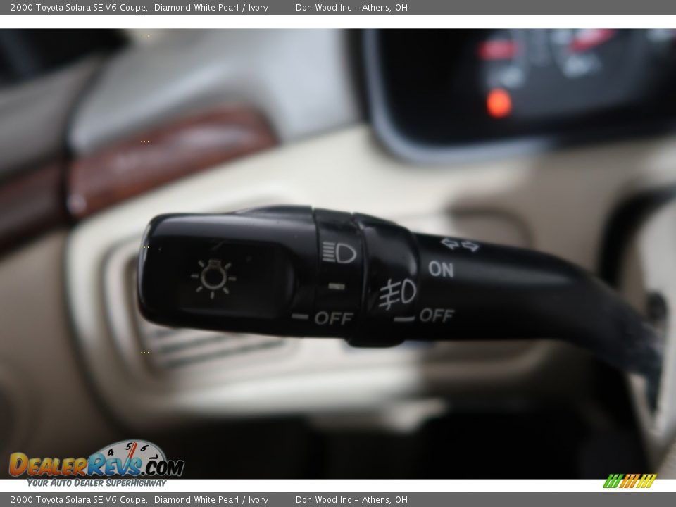2000 Toyota Solara SE V6 Coupe Diamond White Pearl / Ivory Photo #31