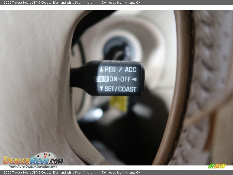 2000 Toyota Solara SE V6 Coupe Diamond White Pearl / Ivory Photo #33
