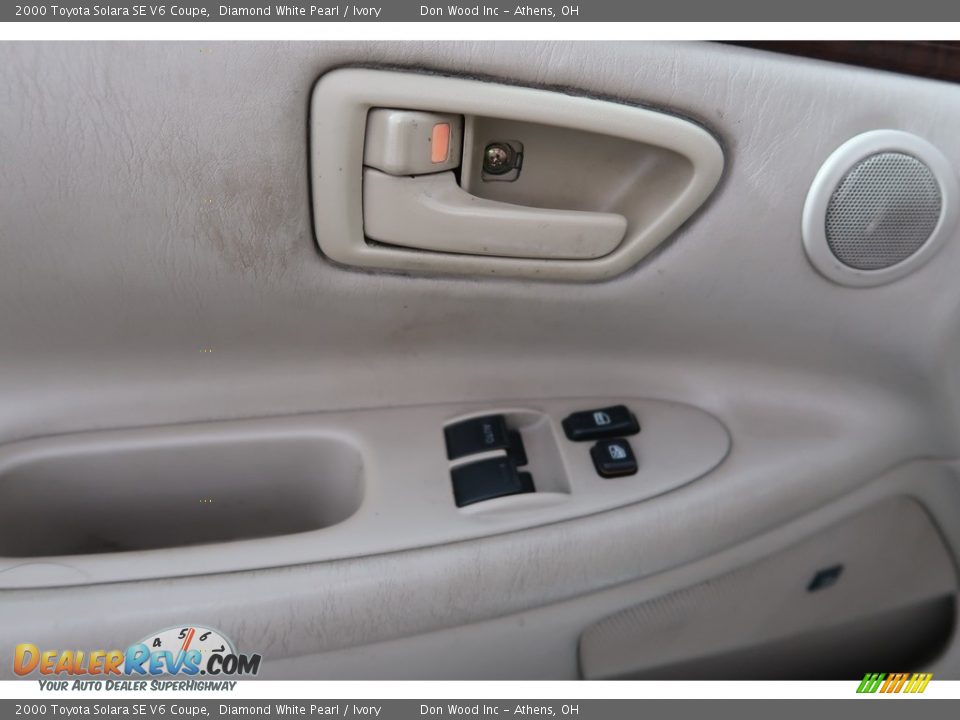 2000 Toyota Solara SE V6 Coupe Diamond White Pearl / Ivory Photo #34