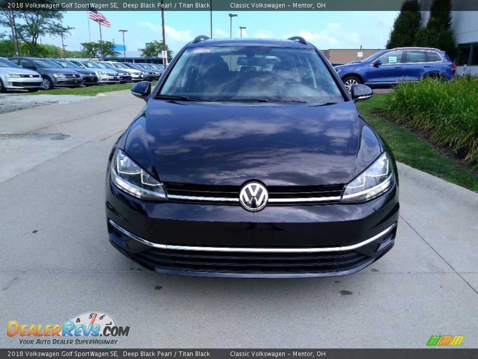 2018 Volkswagen Golf SportWagen SE Deep Black Pearl / Titan Black Photo #1