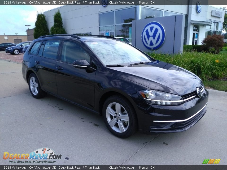 2018 Volkswagen Golf SportWagen SE Deep Black Pearl / Titan Black Photo #2