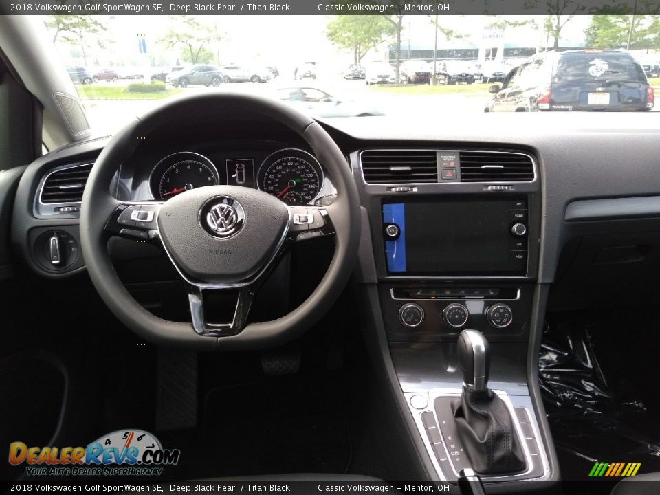 2018 Volkswagen Golf SportWagen SE Deep Black Pearl / Titan Black Photo #4
