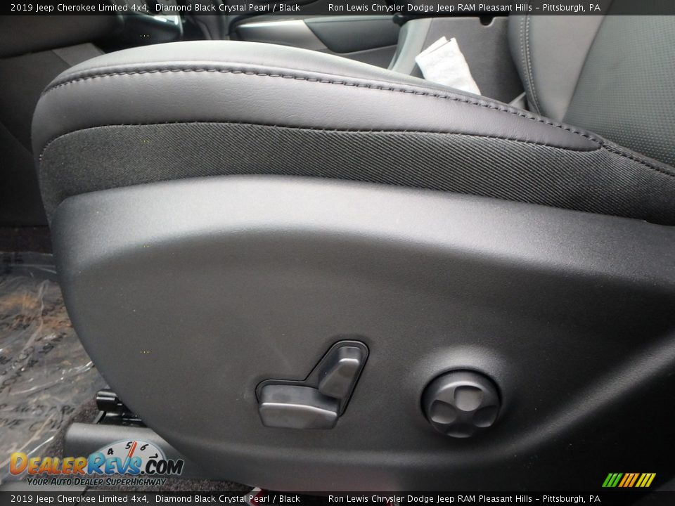 2019 Jeep Cherokee Limited 4x4 Diamond Black Crystal Pearl / Black Photo #15