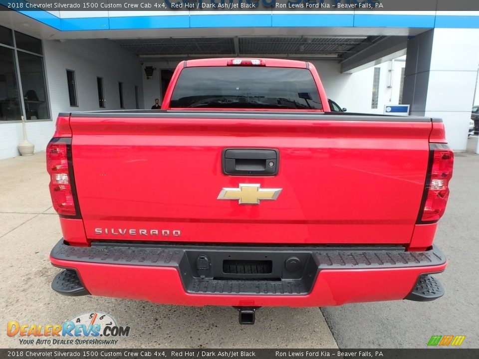 2018 Chevrolet Silverado 1500 Custom Crew Cab 4x4 Red Hot / Dark Ash/Jet Black Photo #4