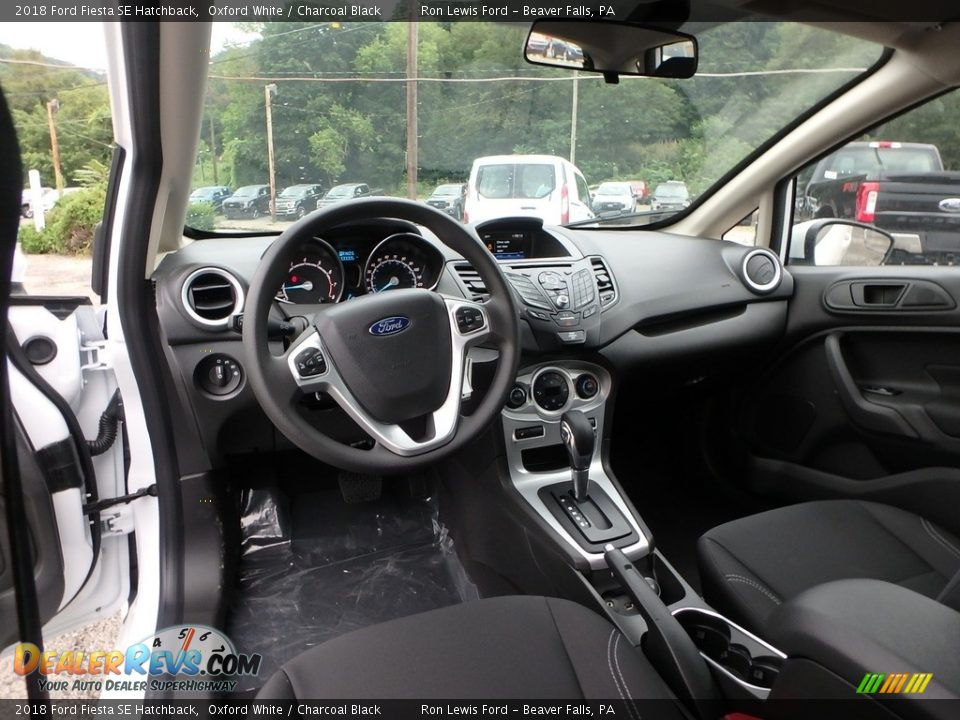 Charcoal Black Interior - 2018 Ford Fiesta SE Hatchback Photo #13