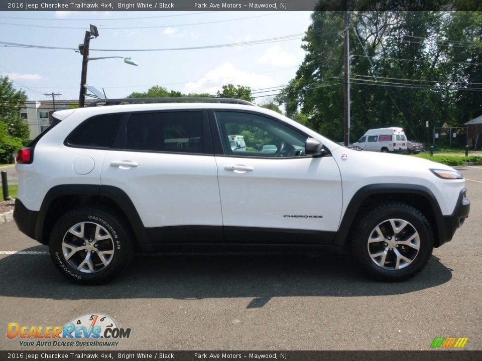 2016 Jeep Cherokee Trailhawk 4x4 Bright White / Black Photo #6