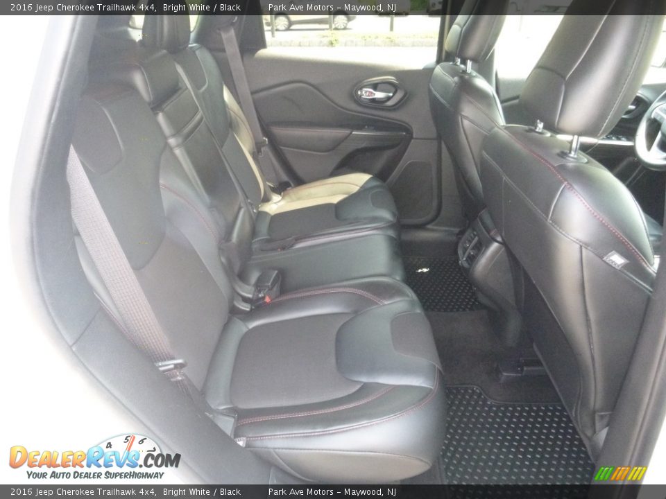2016 Jeep Cherokee Trailhawk 4x4 Bright White / Black Photo #20