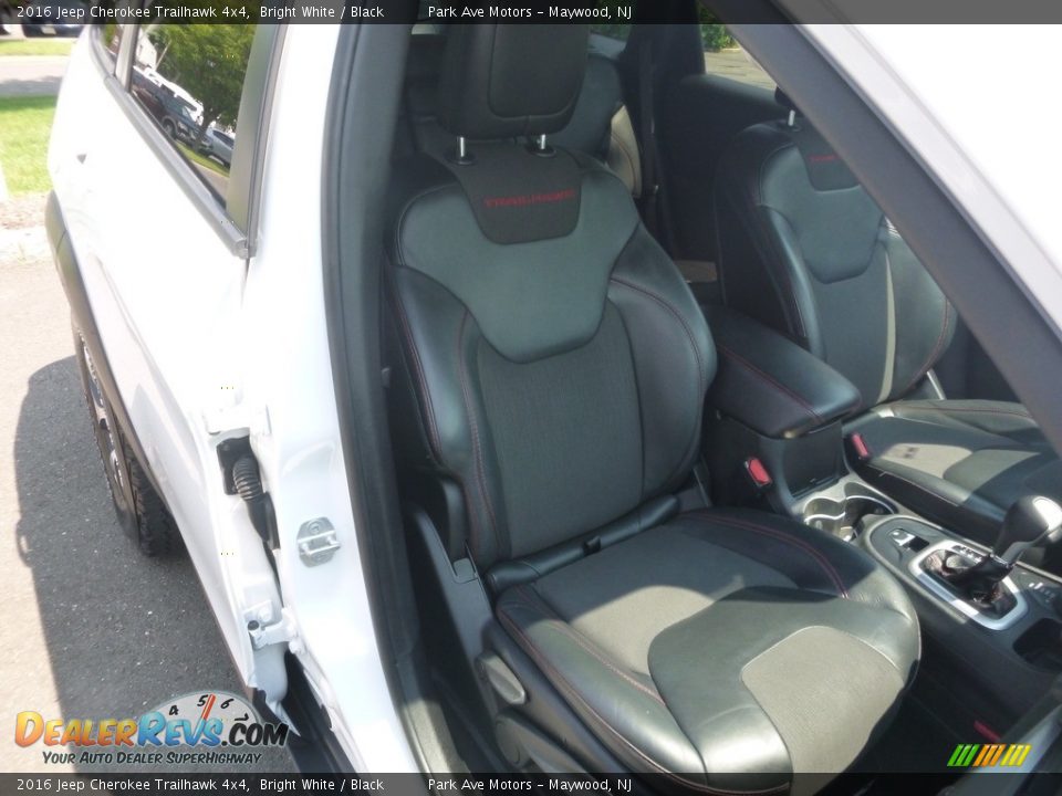 2016 Jeep Cherokee Trailhawk 4x4 Bright White / Black Photo #22