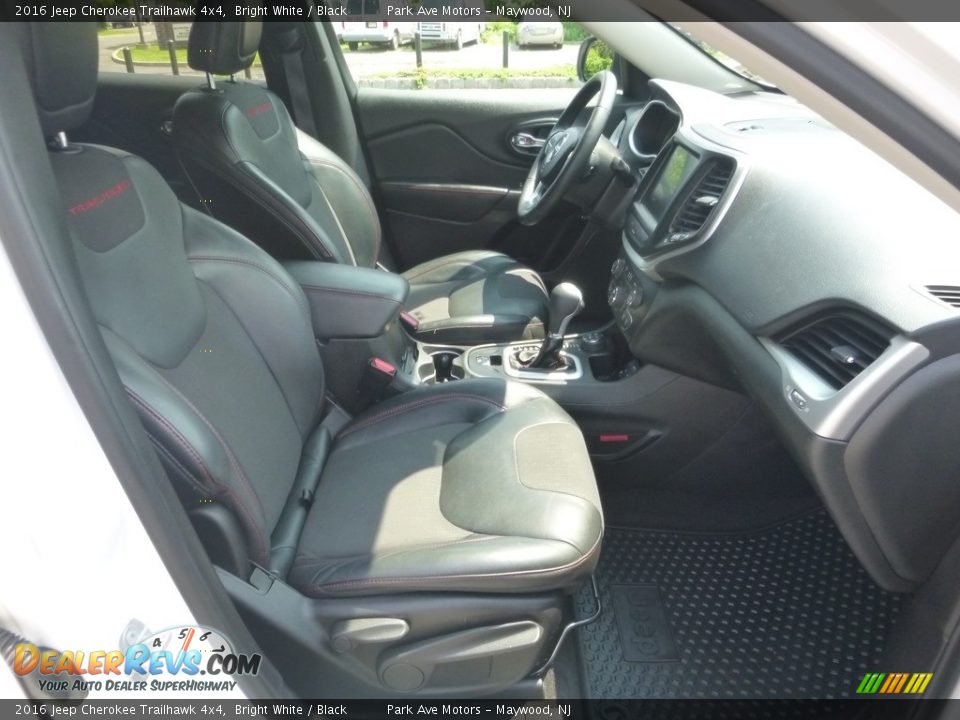 2016 Jeep Cherokee Trailhawk 4x4 Bright White / Black Photo #23