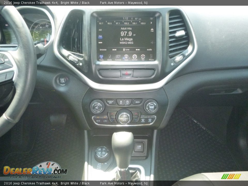 2016 Jeep Cherokee Trailhawk 4x4 Bright White / Black Photo #26