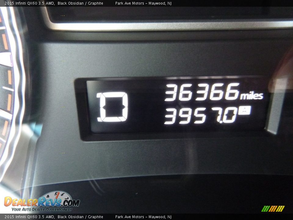 2015 Infiniti QX60 3.5 AWD Black Obsidian / Graphite Photo #32