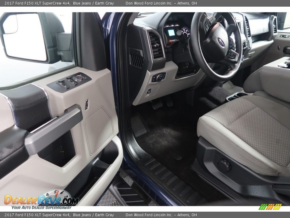 2017 Ford F150 XLT SuperCrew 4x4 Blue Jeans / Earth Gray Photo #30
