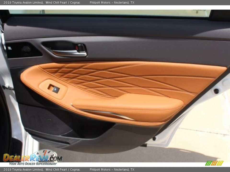 2019 Toyota Avalon Limited Wind Chill Pearl / Cognac Photo #30