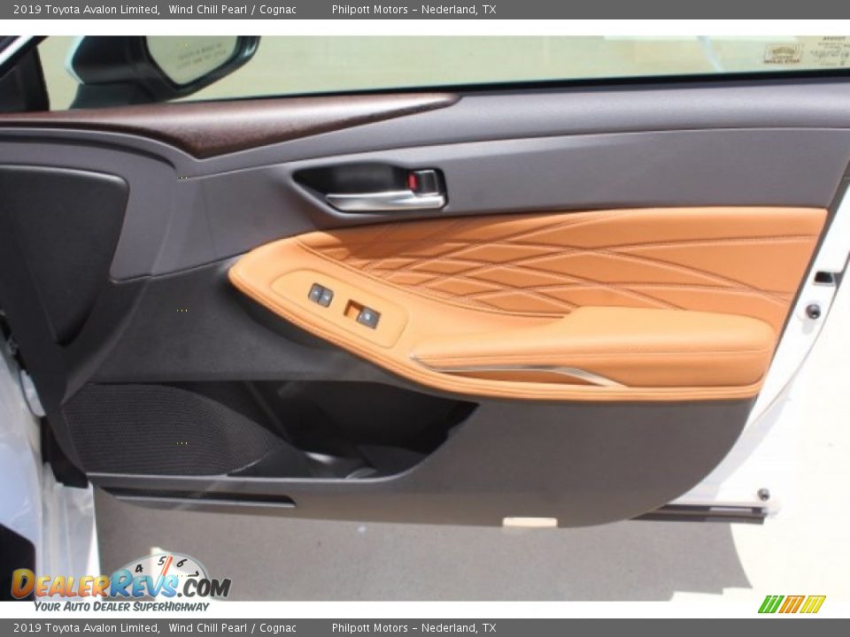 2019 Toyota Avalon Limited Wind Chill Pearl / Cognac Photo #32