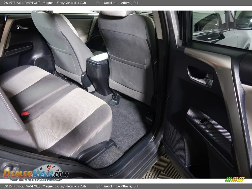 2015 Toyota RAV4 XLE Magnetic Gray Metallic / Ash Photo #36