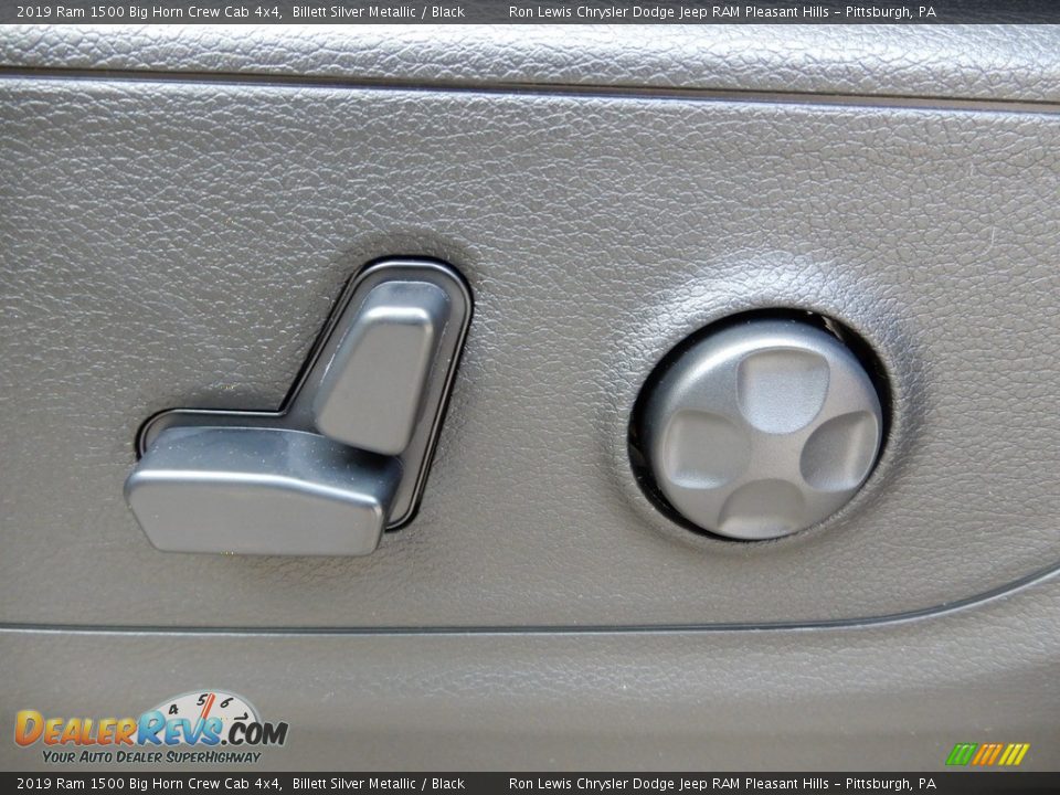 2019 Ram 1500 Big Horn Crew Cab 4x4 Billett Silver Metallic / Black Photo #17