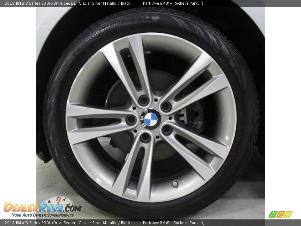 2018 BMW 3 Series 330i xDrive Sedan Glacier Silver Metallic / Black Photo #31