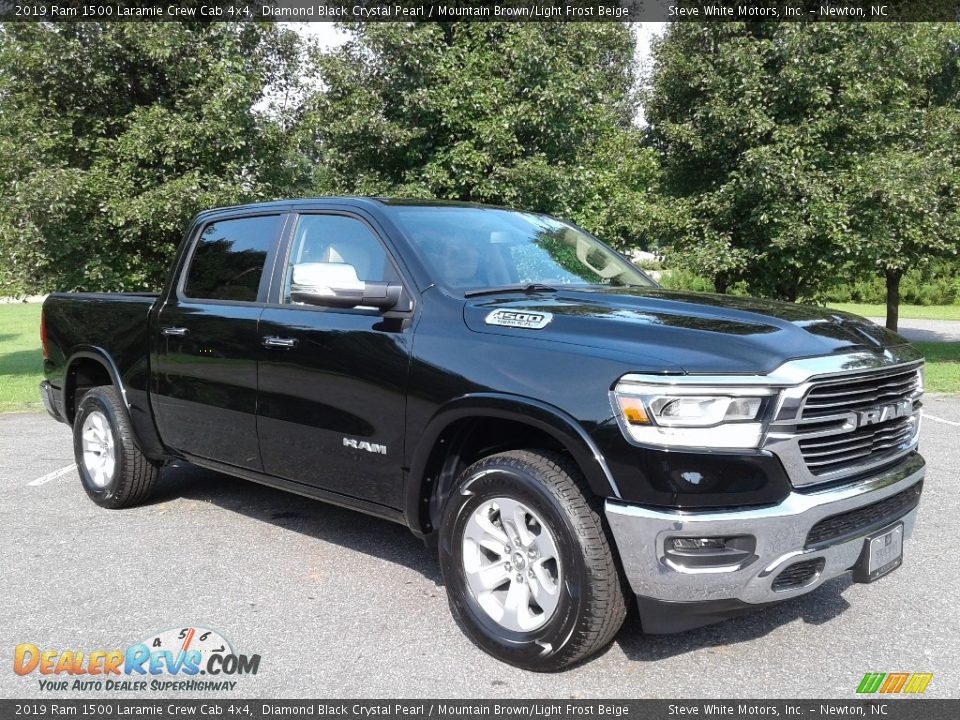 2019 Ram 1500 Laramie Crew Cab 4x4 Diamond Black Crystal Pearl / Mountain Brown/Light Frost Beige Photo #4
