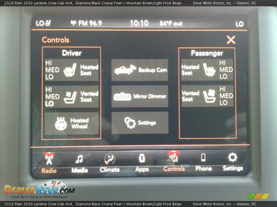 2019 Ram 1500 Laramie Crew Cab 4x4 Diamond Black Crystal Pearl / Mountain Brown/Light Frost Beige Photo #26