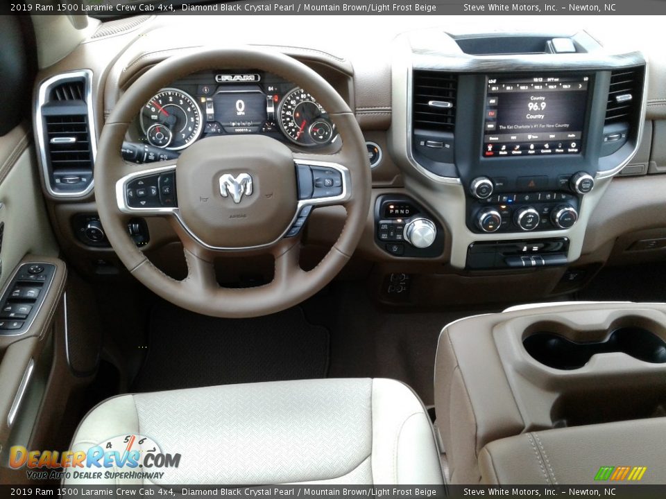 2019 Ram 1500 Laramie Crew Cab 4x4 Diamond Black Crystal Pearl / Mountain Brown/Light Frost Beige Photo #32