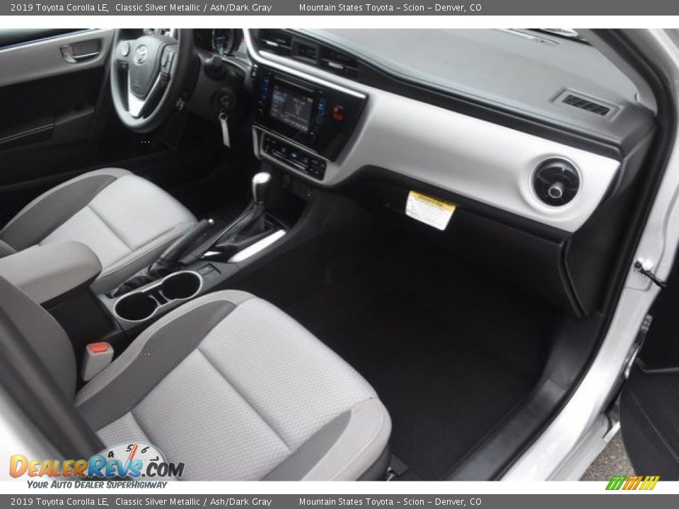2019 Toyota Corolla LE Classic Silver Metallic / Ash/Dark Gray Photo #10