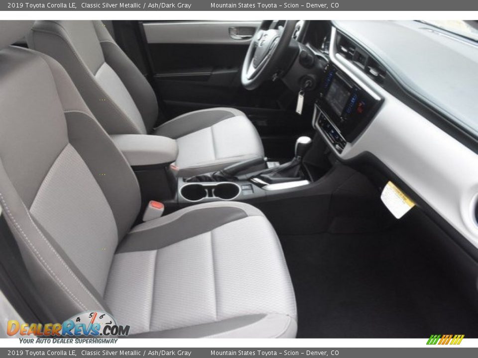 2019 Toyota Corolla LE Classic Silver Metallic / Ash/Dark Gray Photo #11