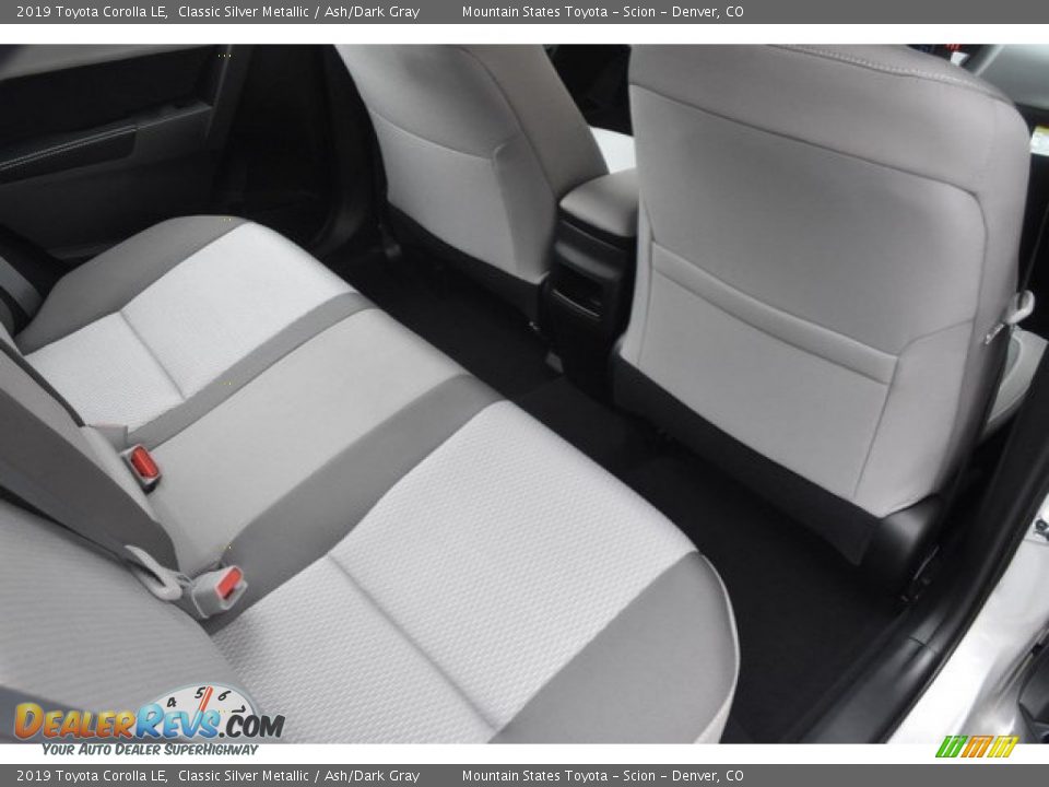 2019 Toyota Corolla LE Classic Silver Metallic / Ash/Dark Gray Photo #16