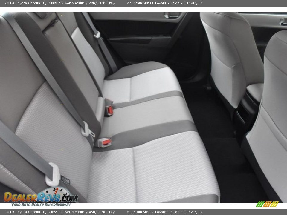 2019 Toyota Corolla LE Classic Silver Metallic / Ash/Dark Gray Photo #17