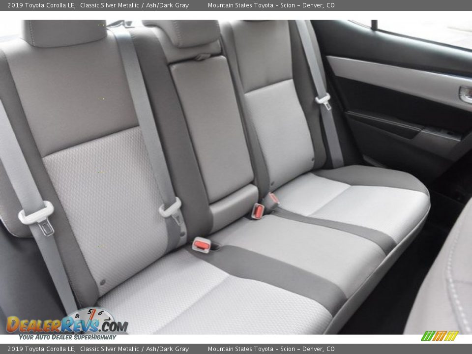 2019 Toyota Corolla LE Classic Silver Metallic / Ash/Dark Gray Photo #18