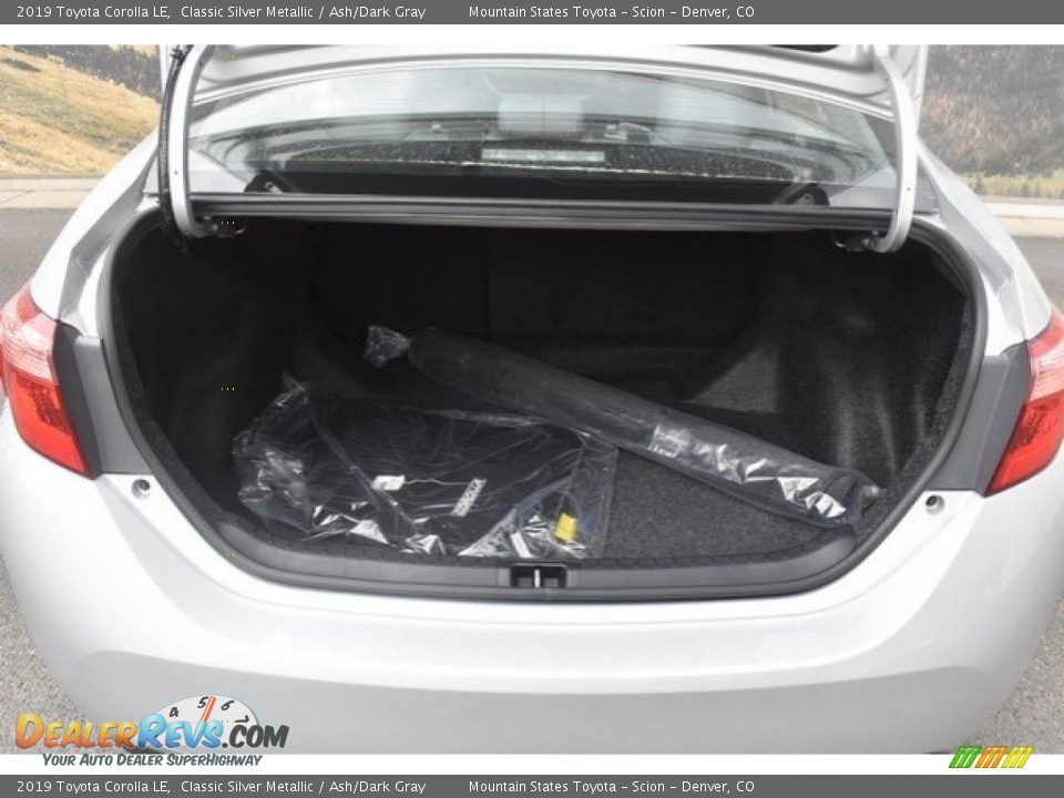 2019 Toyota Corolla LE Classic Silver Metallic / Ash/Dark Gray Photo #30