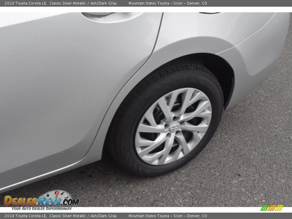 2019 Toyota Corolla LE Classic Silver Metallic / Ash/Dark Gray Photo #33