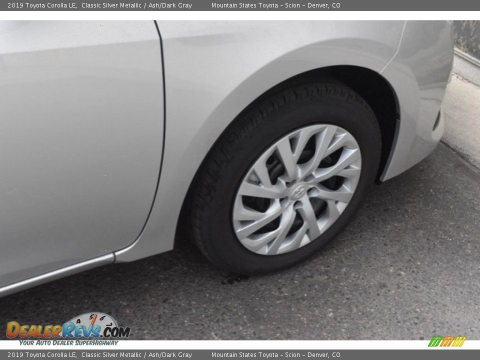2019 Toyota Corolla LE Classic Silver Metallic / Ash/Dark Gray Photo #35