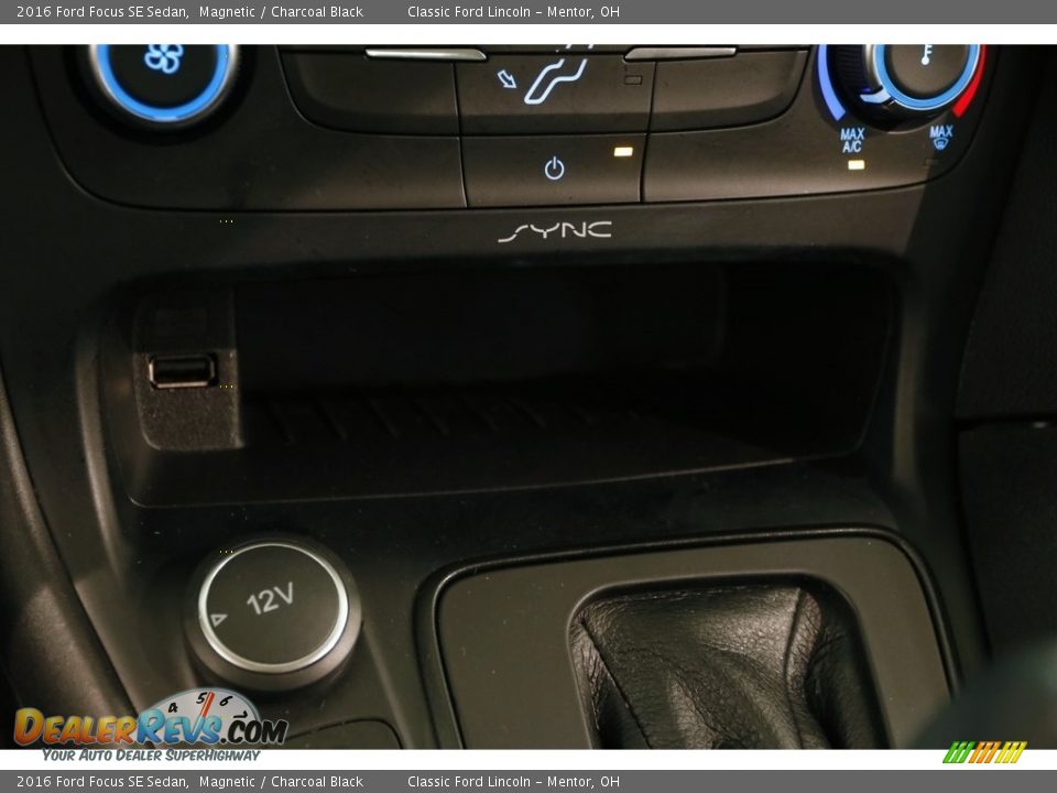 2016 Ford Focus SE Sedan Magnetic / Charcoal Black Photo #15
