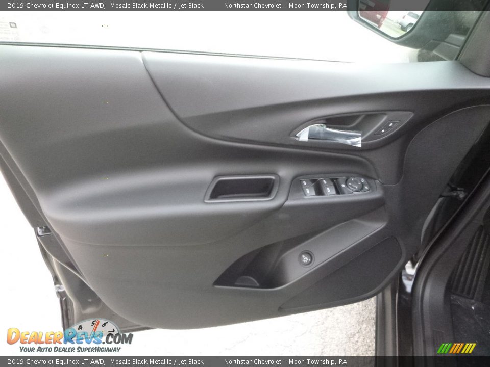 Door Panel of 2019 Chevrolet Equinox LT AWD Photo #12