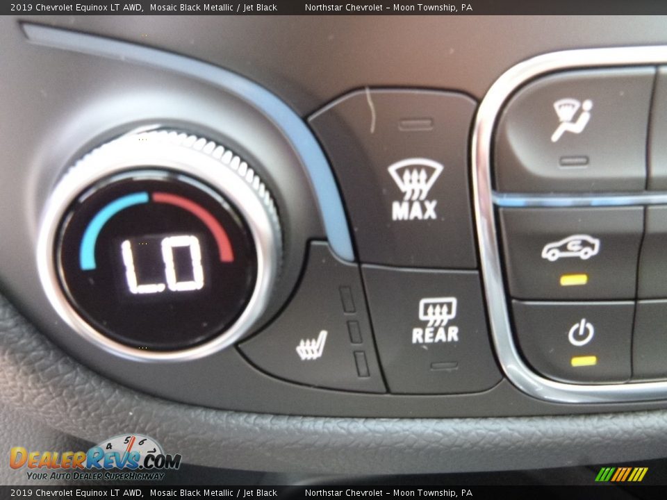 Controls of 2019 Chevrolet Equinox LT AWD Photo #19