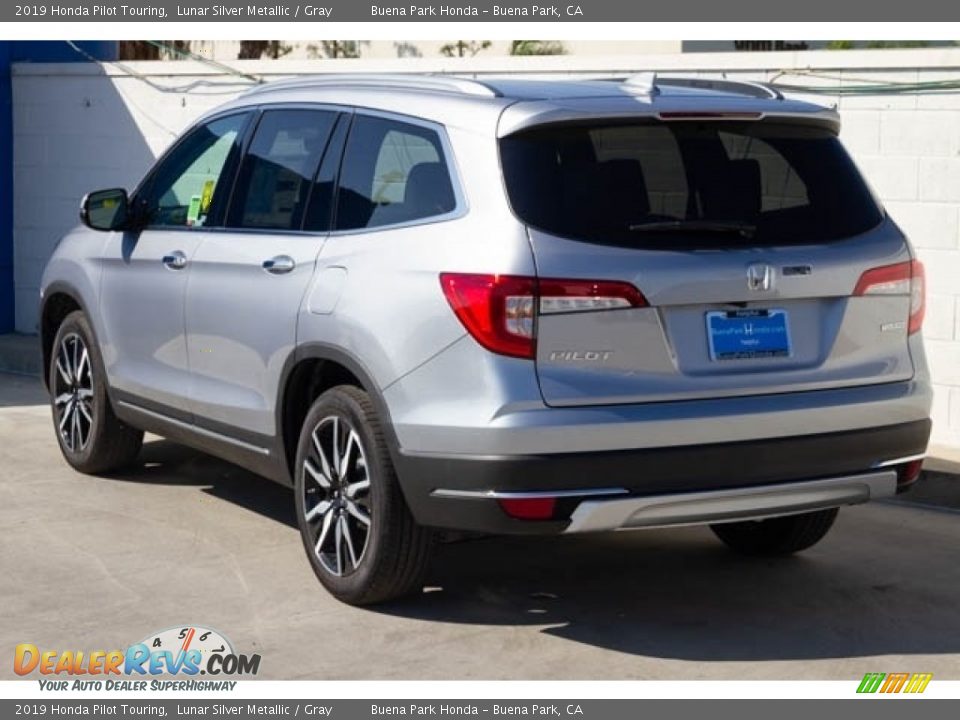 2019 Honda Pilot Touring Lunar Silver Metallic / Gray Photo #2