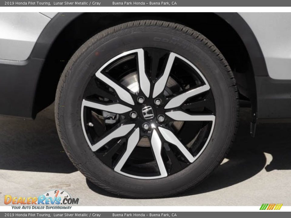 2019 Honda Pilot Touring Wheel Photo #11