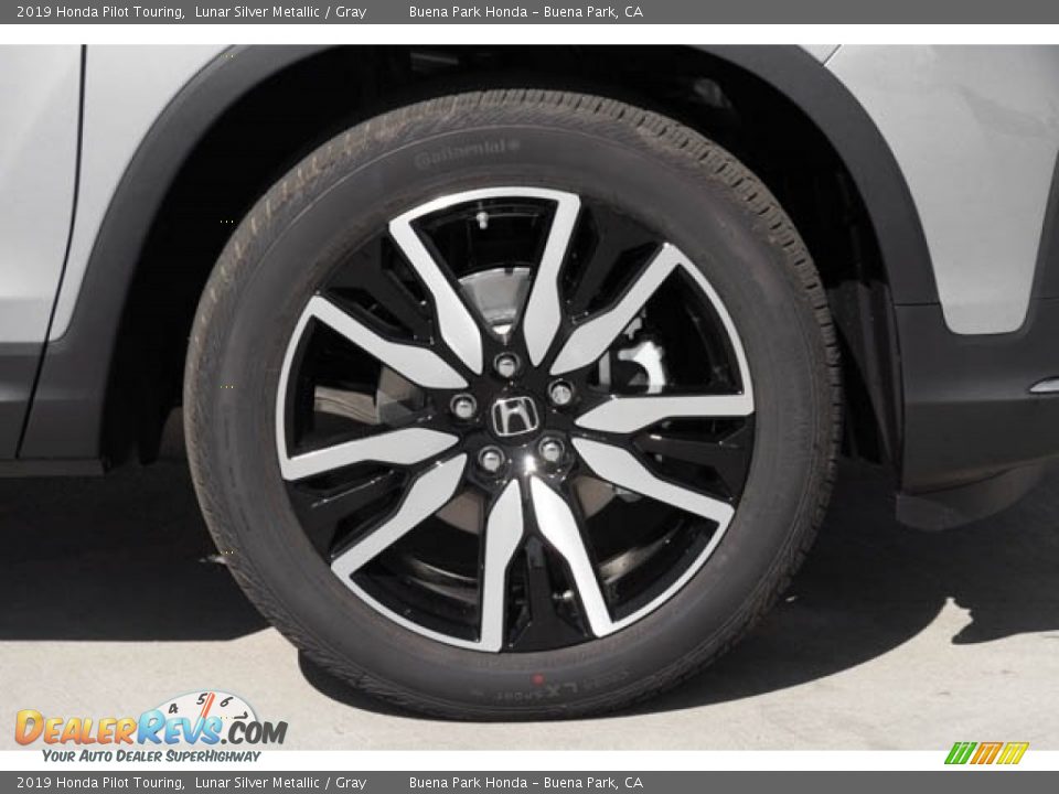 2019 Honda Pilot Touring Wheel Photo #12