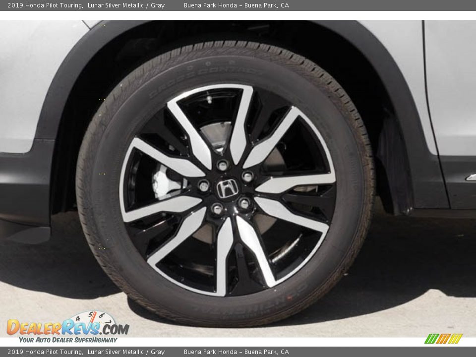 2019 Honda Pilot Touring Wheel Photo #13