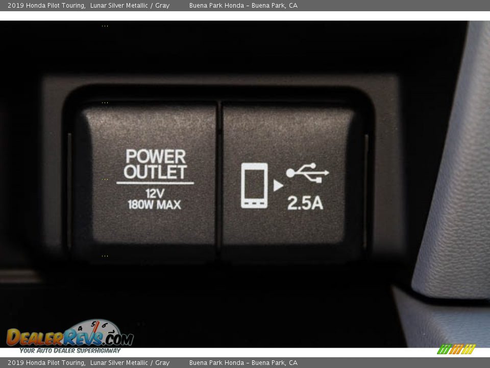 2019 Honda Pilot Touring Lunar Silver Metallic / Gray Photo #24