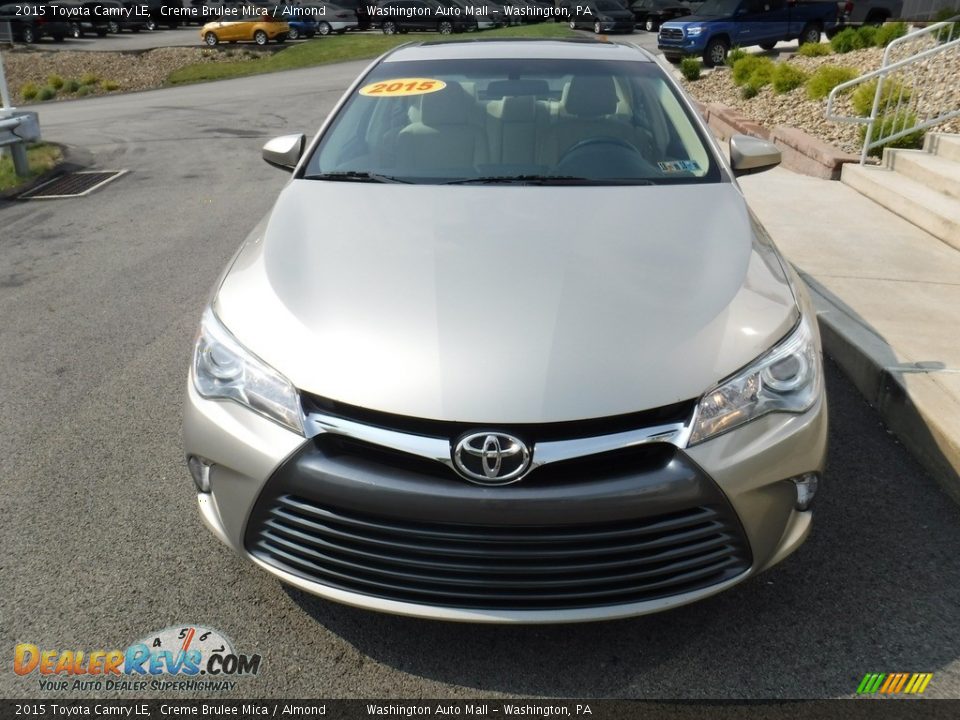 2015 Toyota Camry LE Creme Brulee Mica / Almond Photo #5