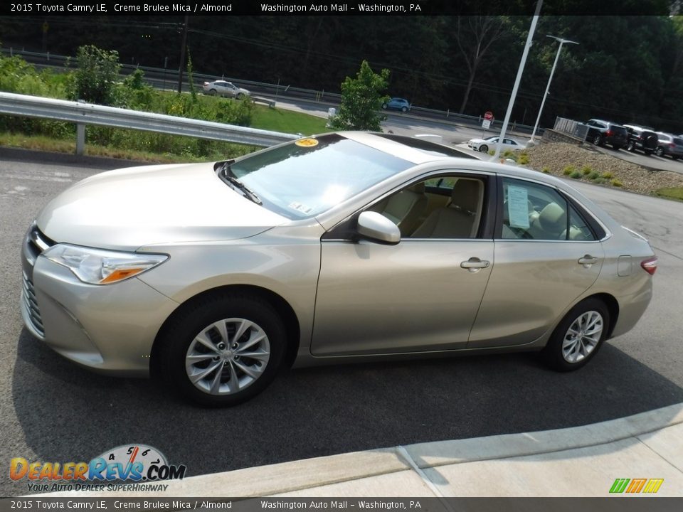 2015 Toyota Camry LE Creme Brulee Mica / Almond Photo #7