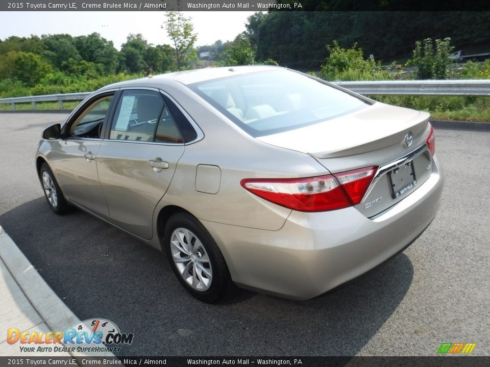 2015 Toyota Camry LE Creme Brulee Mica / Almond Photo #8