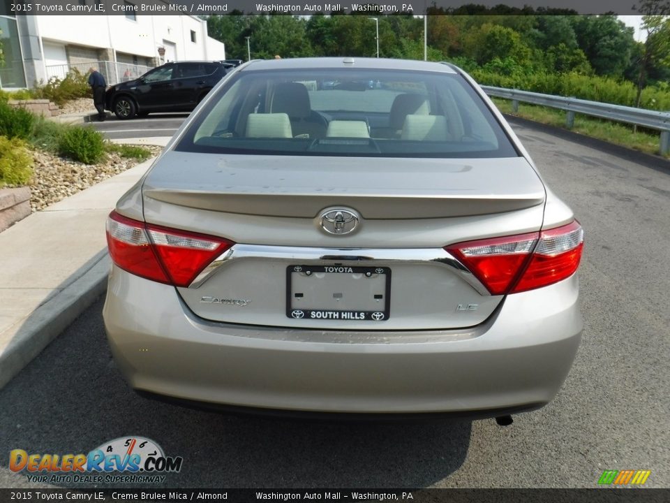 2015 Toyota Camry LE Creme Brulee Mica / Almond Photo #9