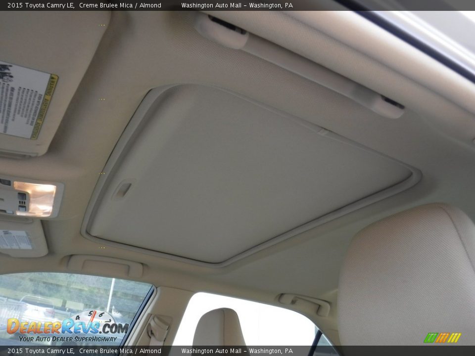 2015 Toyota Camry LE Creme Brulee Mica / Almond Photo #11