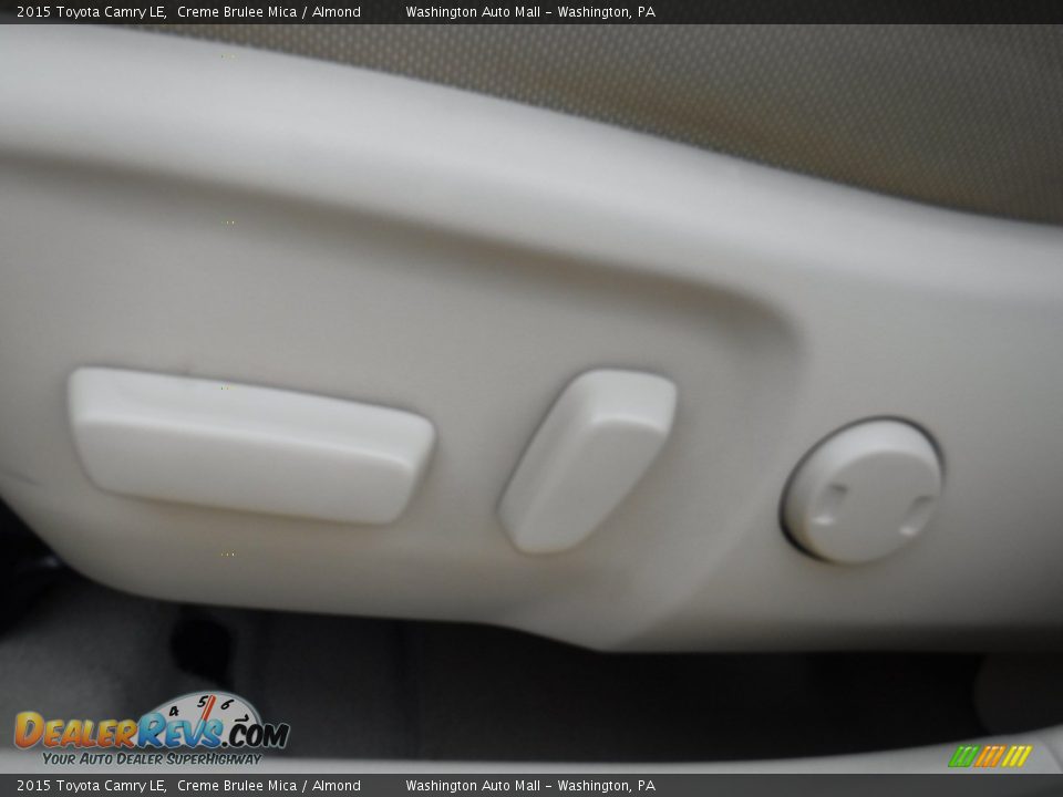 2015 Toyota Camry LE Creme Brulee Mica / Almond Photo #15