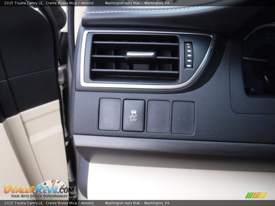 2015 Toyota Camry LE Creme Brulee Mica / Almond Photo #16