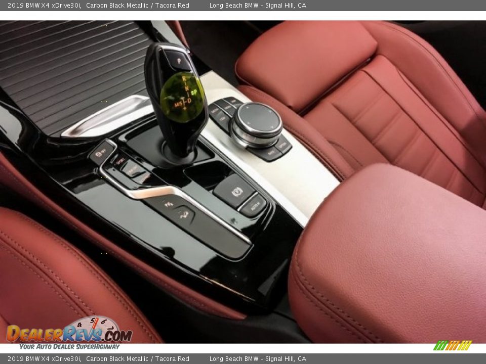 2019 BMW X4 xDrive30i Shifter Photo #7